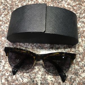 Prada sunglasses SPR11P
